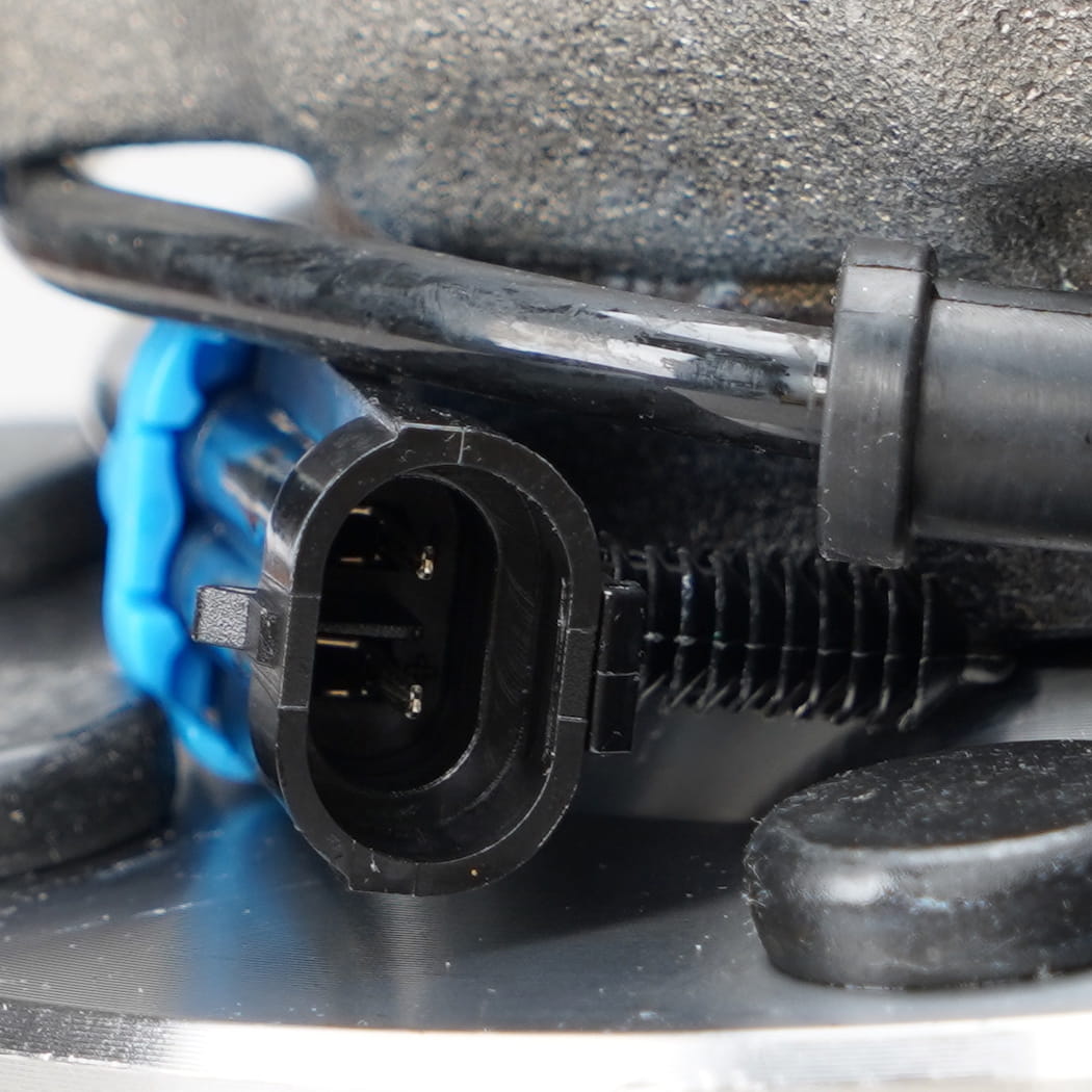 Hanhub 515086 Front Wheel Hub و Bearing Assembly متوافق مع Chevy Avalanche 2500 Silverado 1500 HD Silverado 2500 Silverado 2500 HD Classic Suburban 2500 Sierra 1500 HD Classic Sierra 2500 Sierra 2500 HD Yukon XL 2500