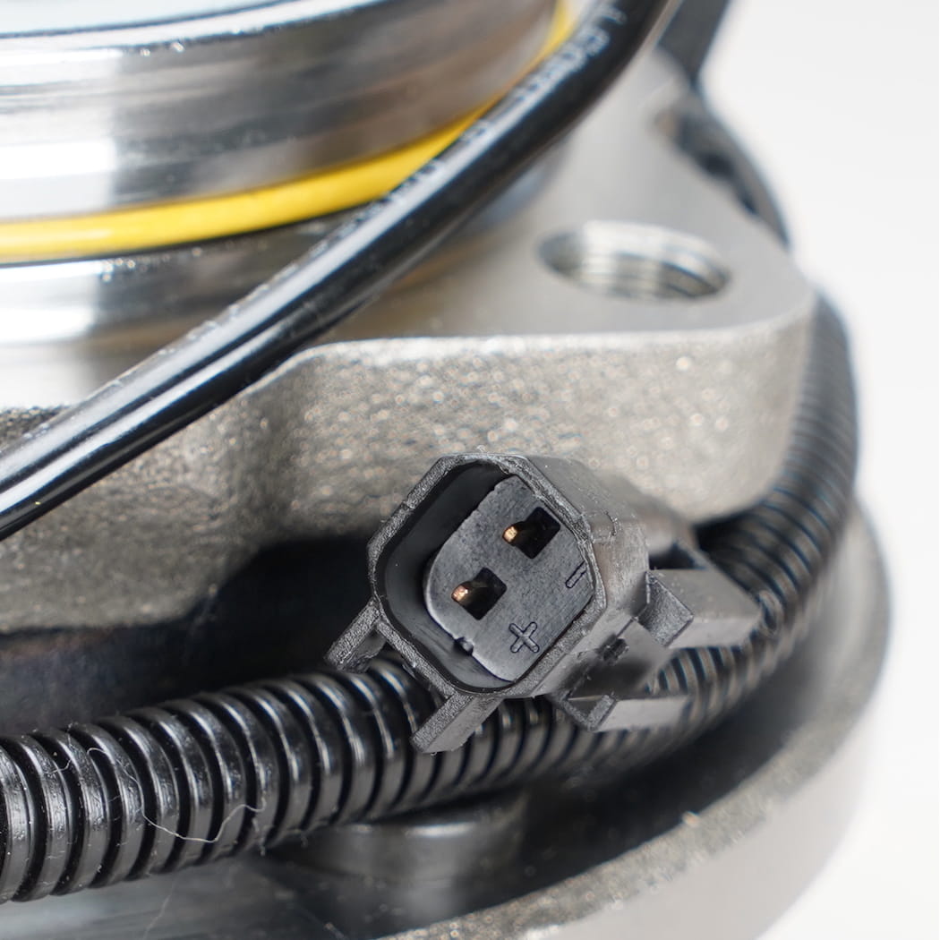 Hanhub 515146 Hub Front Wheel Hub ومجموعة تحمل متوافقة مع Chevy Silverado 2500 HD Silverado 3500 HD Sierra 2500 HD Sierra 3500 HD استبدال FW423 22762440 25807419 20873257 BR930827 SP620301 8-LUG